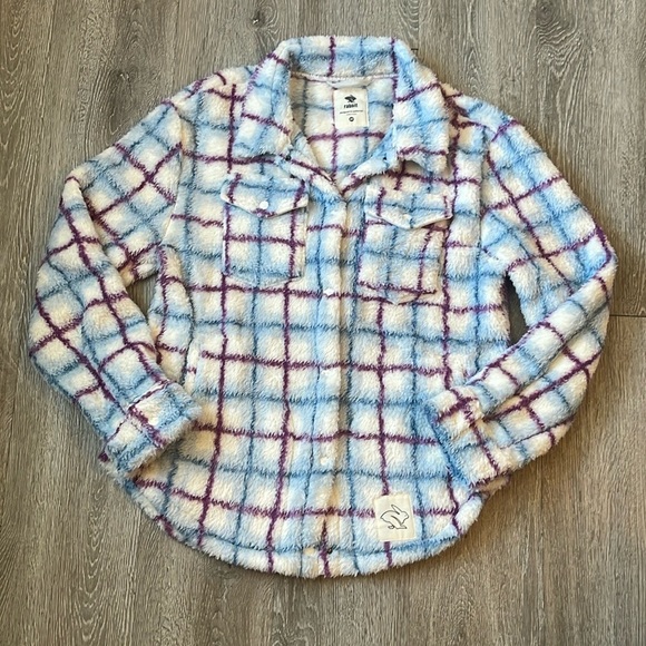 Women’s run in Rabbit Fleece of Mind size mediumButton up jacket blue and purpl